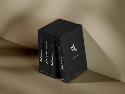 Mon premier livre "Travel with me - Entre les lignes" !