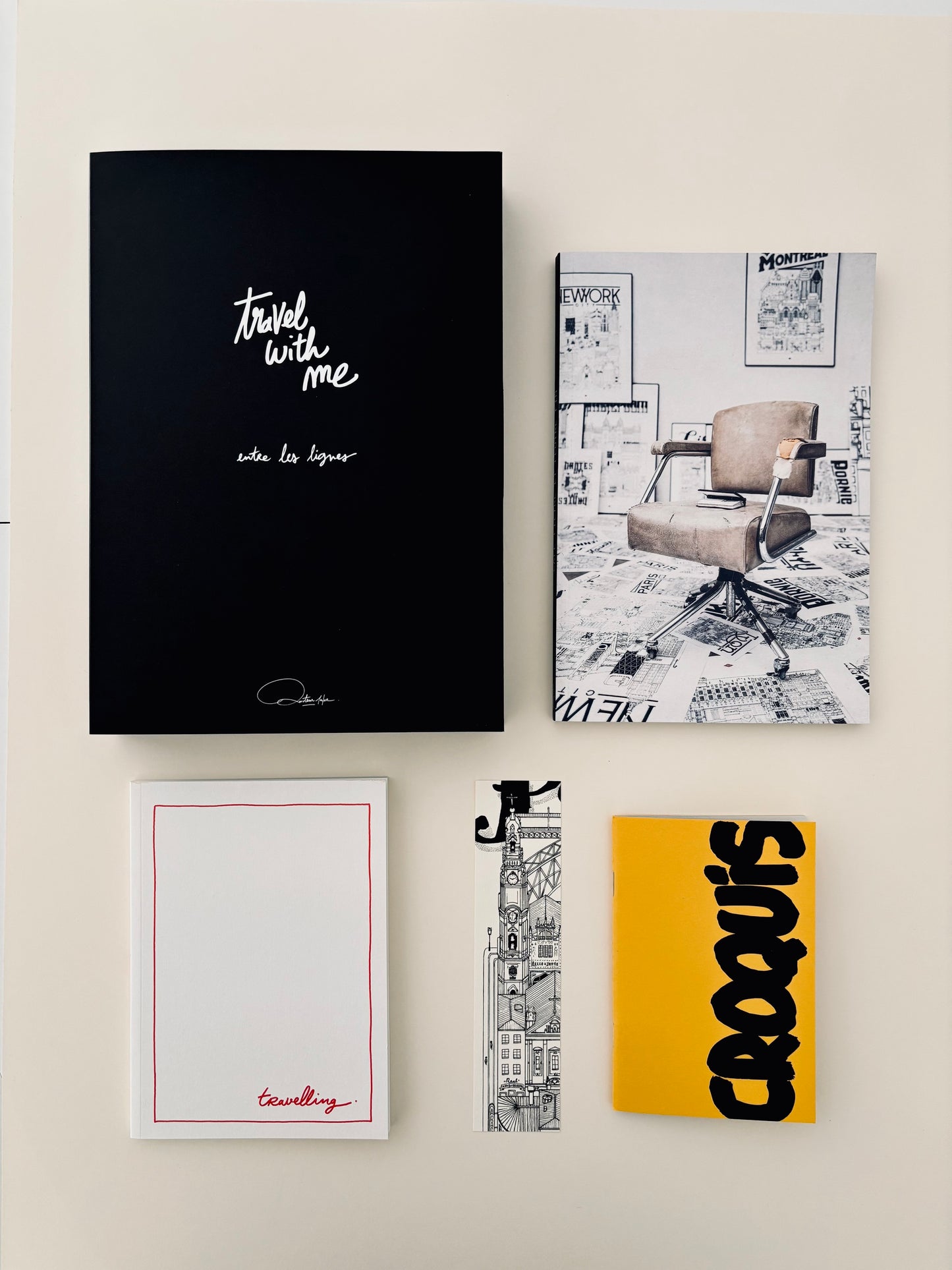 *NEW* Livre « Travel With Me » (Édition limitée)