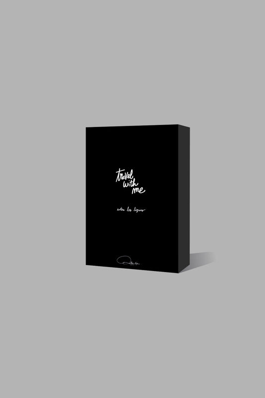 Précommande – Livre « Travel With Me » (Édition limitée)