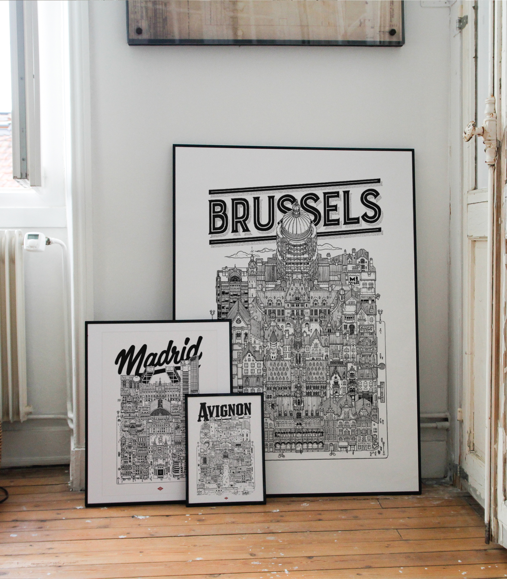 Achat Affiche Bruxelles personnalisée - A4 (21x30 cm) - Cadre blanc (le  format A4 sera encadré avec un passe-partout blanc